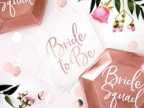 serviettes bride to be blanches pour anniversaire