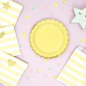 Assiettes Light Yellow pour anniversaire