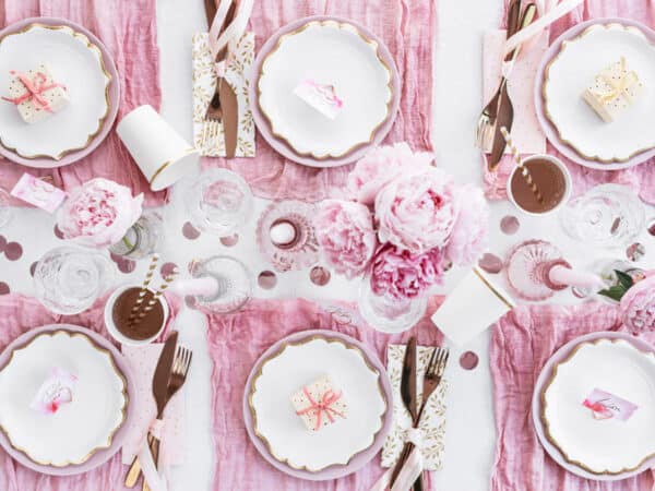 Assiettes blanches pour fêtes